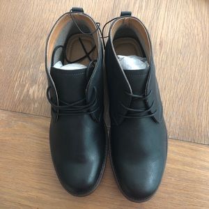 NWT Gap Chukka Dress Shoes